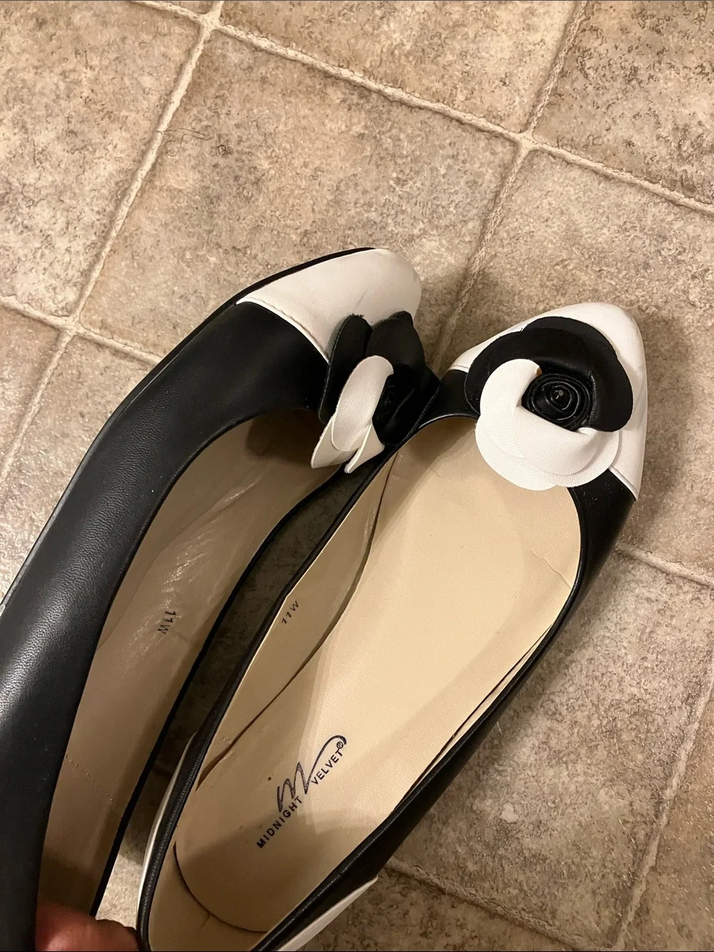 Midnight Velvet Black & White Floral Applique Pointed Toe Flats